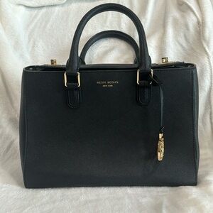 Henri Bendel purse